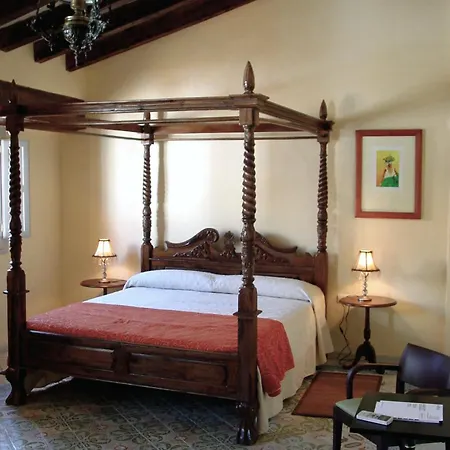 Отель Art Boutique Chamarel 3*